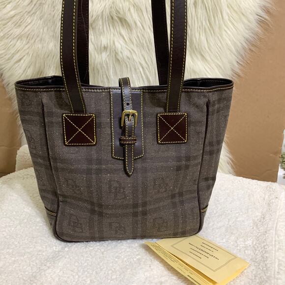 DOONEY & BOURKE Vintage N/S Expresso Plaid Canvas Logo Shopper Tote SP144 - Picture 1 of 16